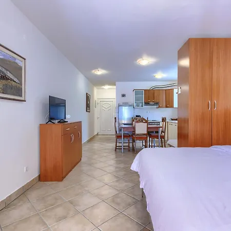 Vivoda - Pul168 By Interhome Apartment *